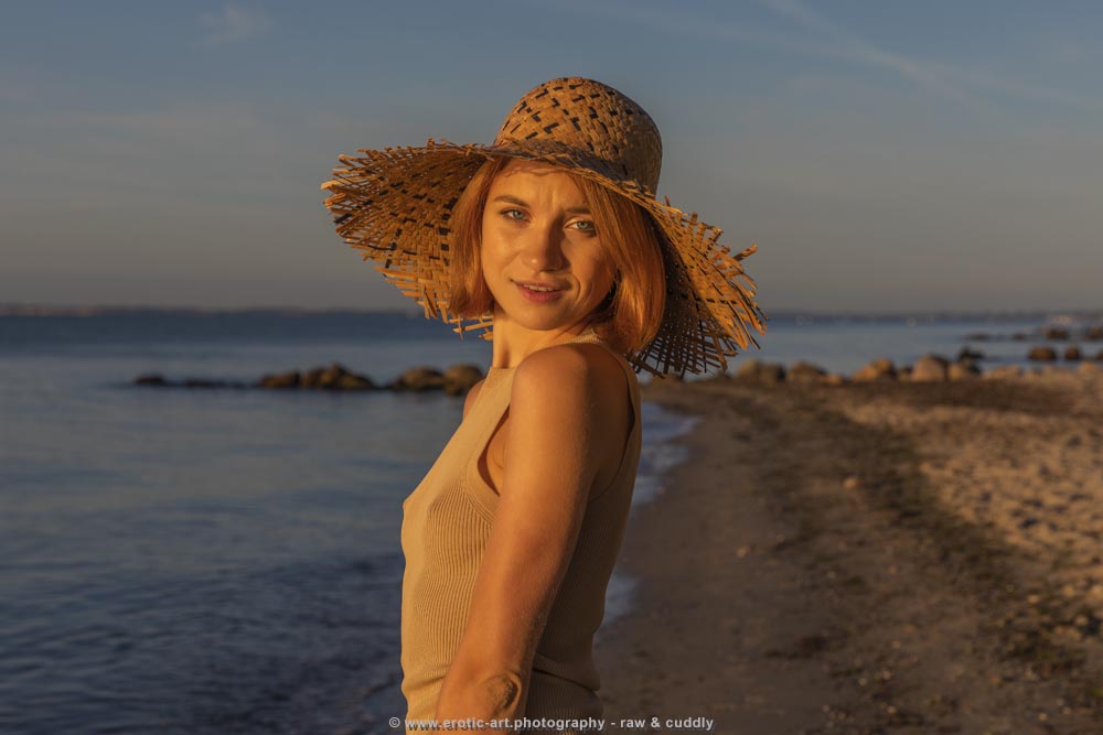 Beach Girl 3. Straw Hat. Actor: Milka Vi. Shots: Jay Gee. Preview. Erotic Art Photography.